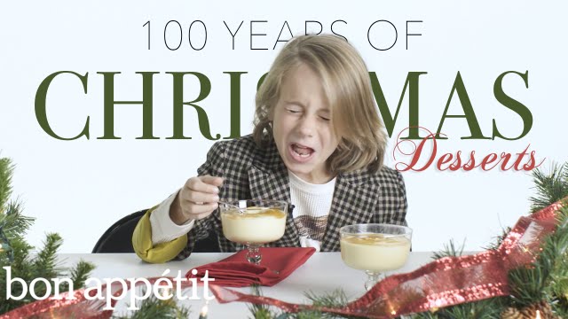 Kinder versuchen Weihnachtsdesserts der letzten 100 Jahre