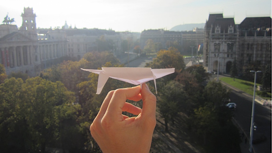 Anleitung zum perfekten Papierflieger