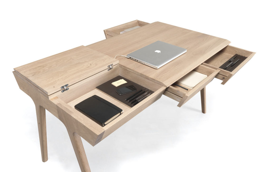 Metis: Dieser Schreibtisch bietet ordentlich Stauraum