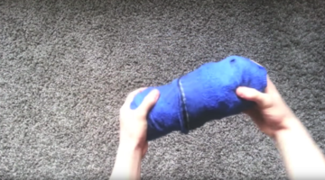 Video: Outfit in ein Paar Socken verstauen