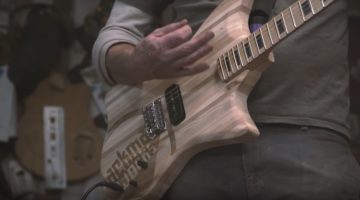 E-Gitarre aus Palettenholz von Jackman Works